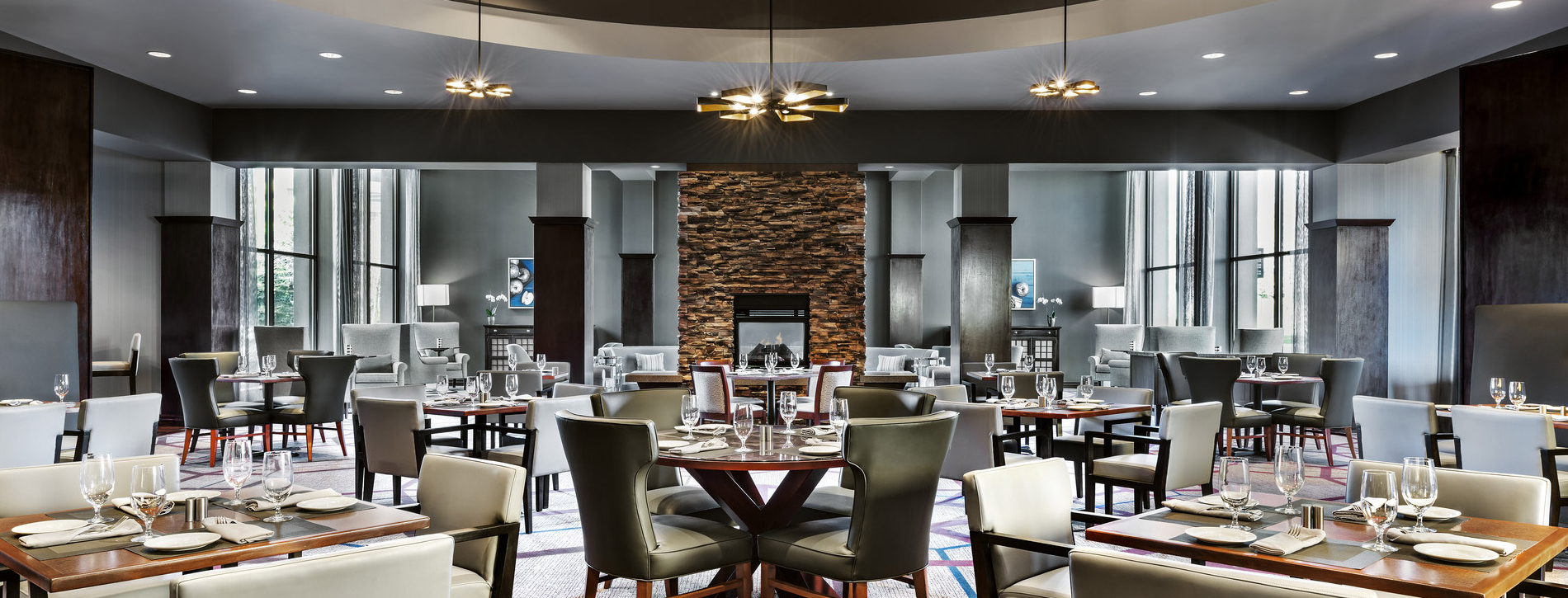Breakfast / M-F 6:30-10:30 AM, S-S 6:30–11 AM Lunch & Dinner / 11 AM-10 PM Late night Menu / 10-11 PM Bar / 11 PM-Midnight